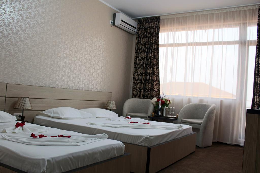 Hotel Cristal Navodari Bilik gambar