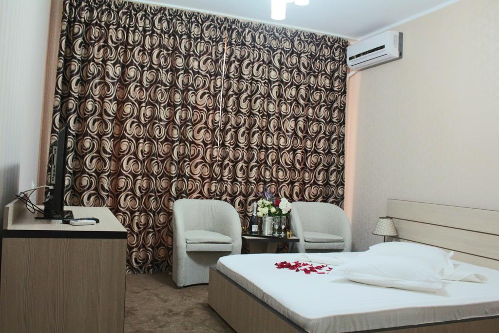 Hotel Cristal Navodari Bilik gambar