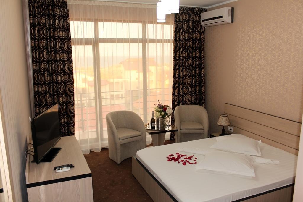 Hotel Cristal Navodari Bilik gambar